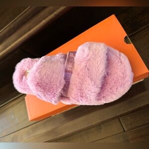 New Lavenda Slip On Furry Fabletics Slippers Size 9
